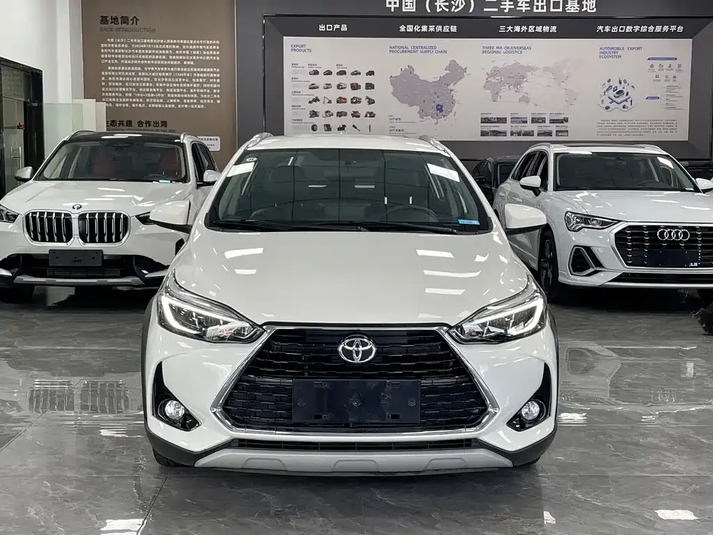 Toyota Yaris L — фото 9