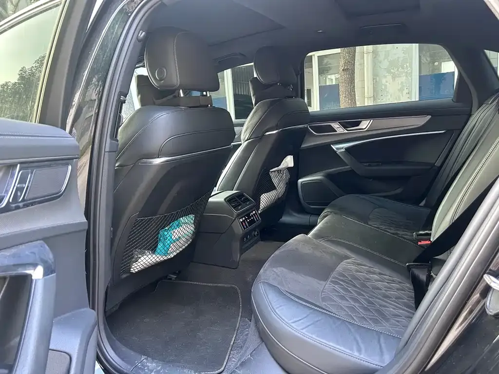 Audi A6L 2024 из CN, фото 3