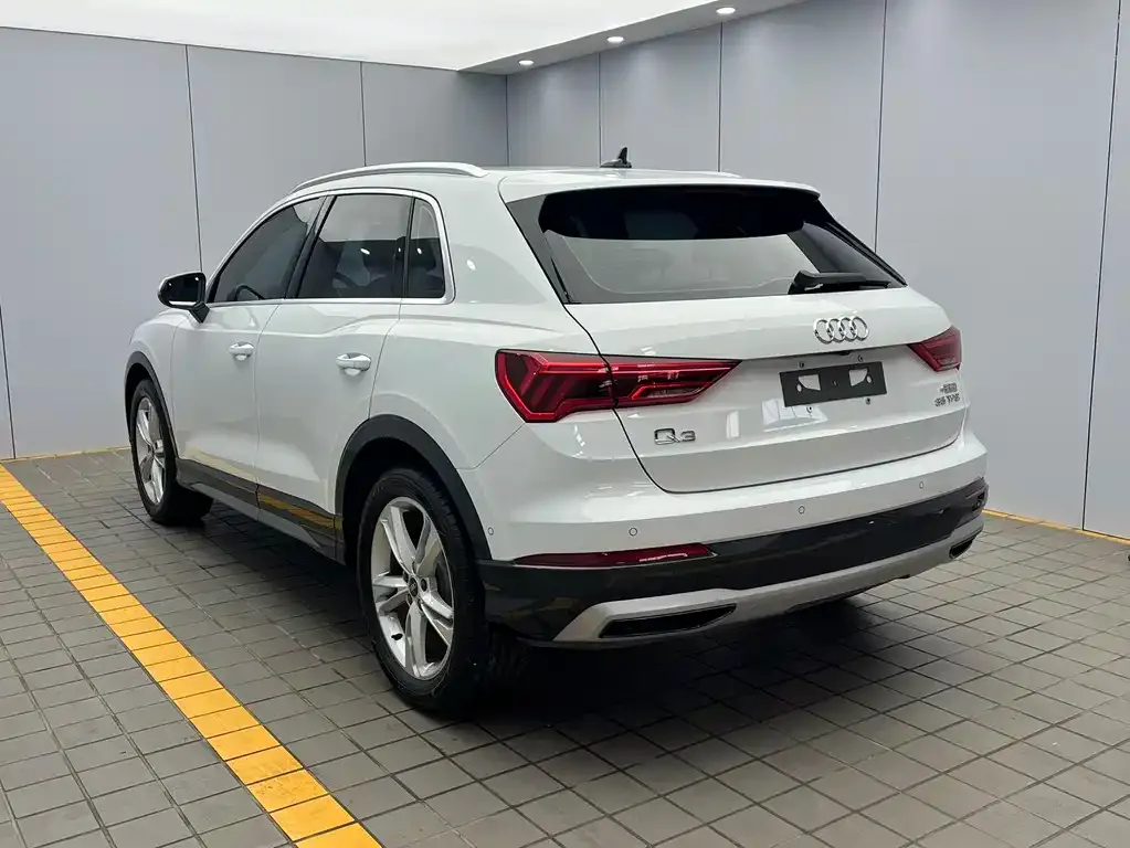 Audi Q3 — фото 5