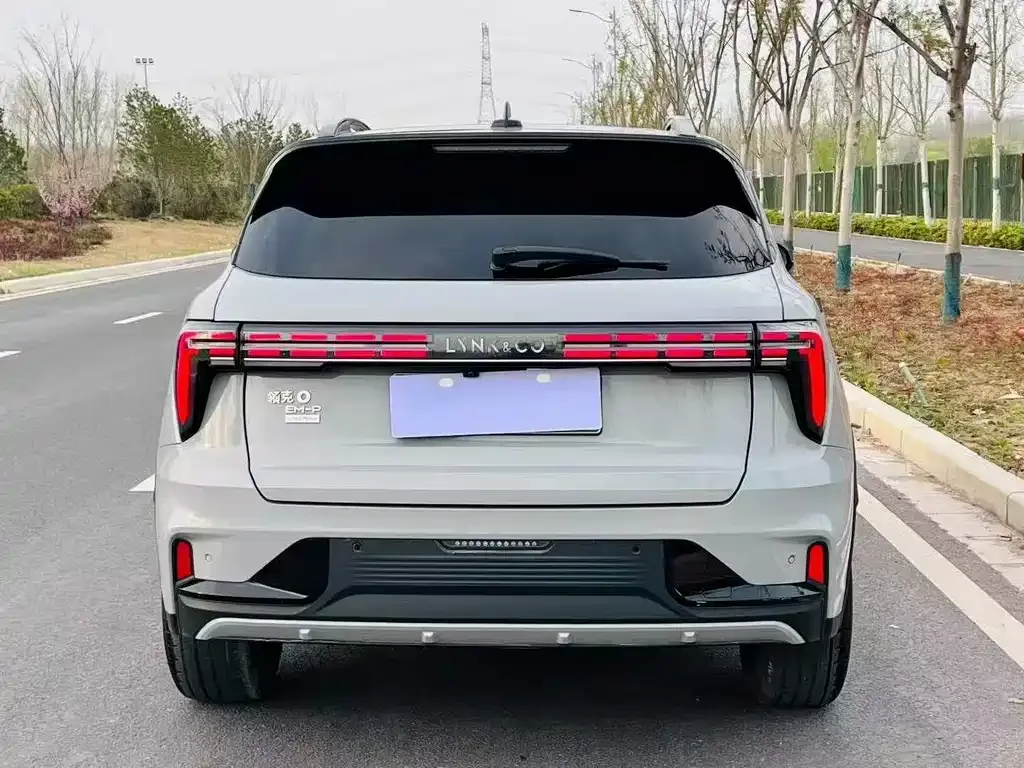 Lynk & Co 01 EM-P 2023 из CN, фото 3