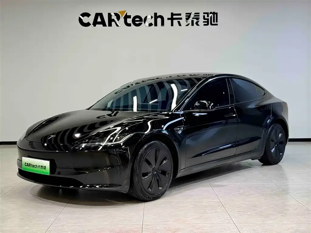 Tesla Model 3 — фото 1