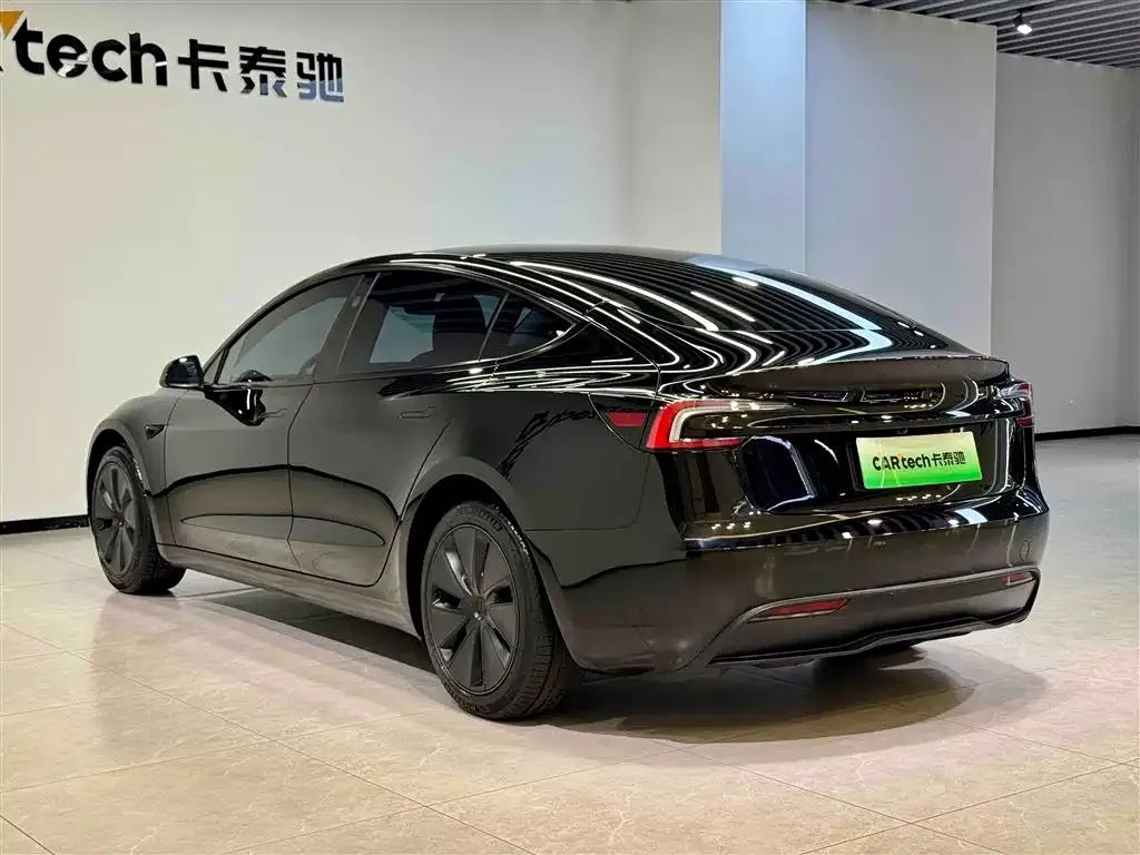 Tesla Model 3 — фото 5