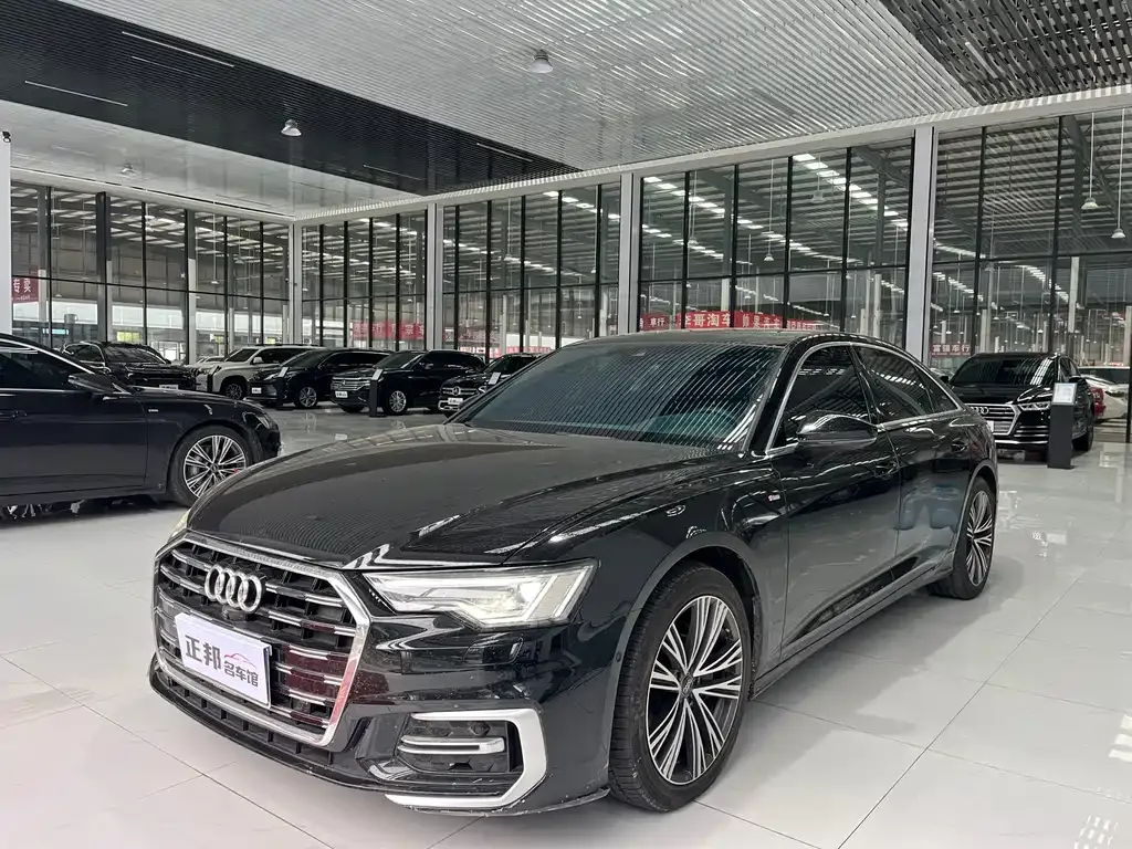 Audi A6L — фото 1
