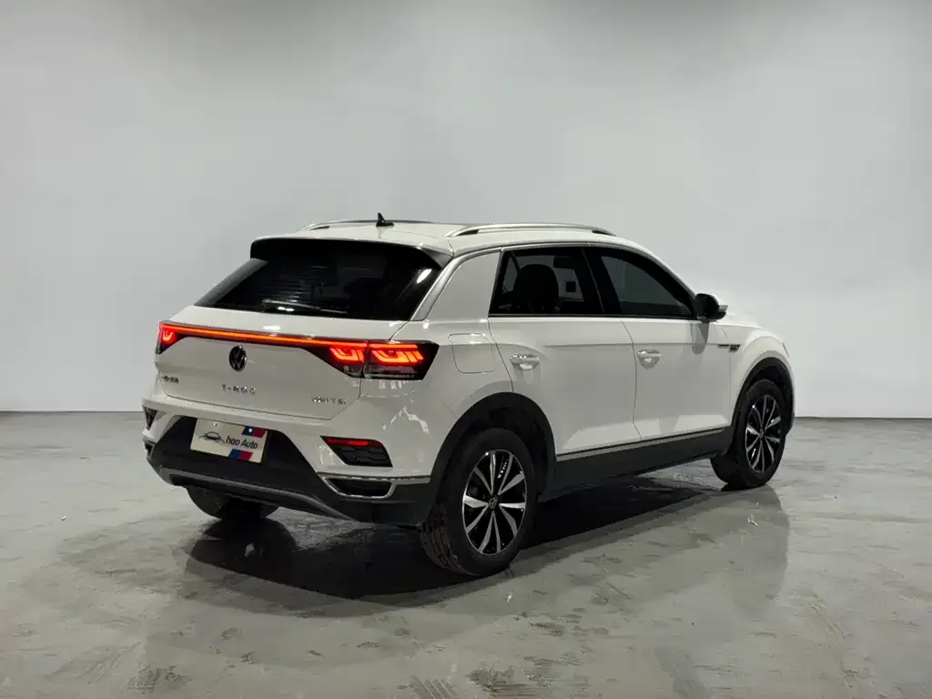 Volkswagen T-Roc — фото 4