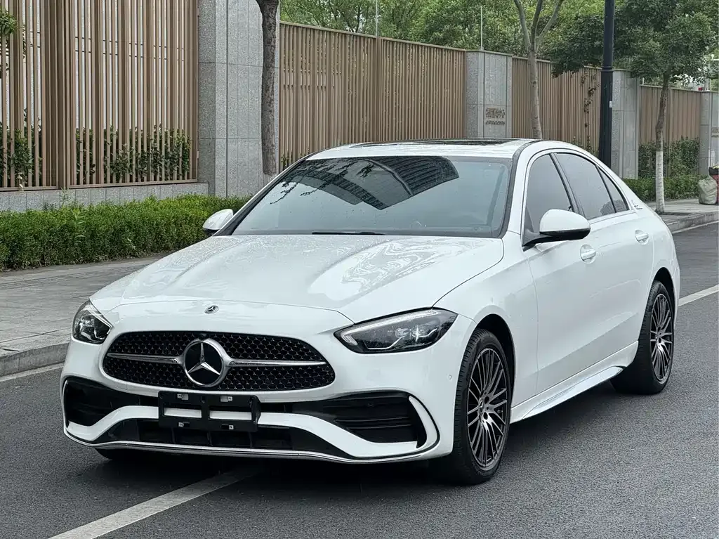 Mercedes-Benz C-Class — фото 1