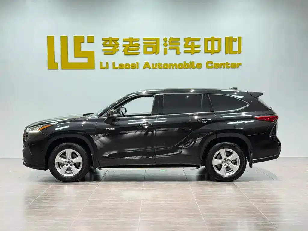 Toyota Highlander — фото 3