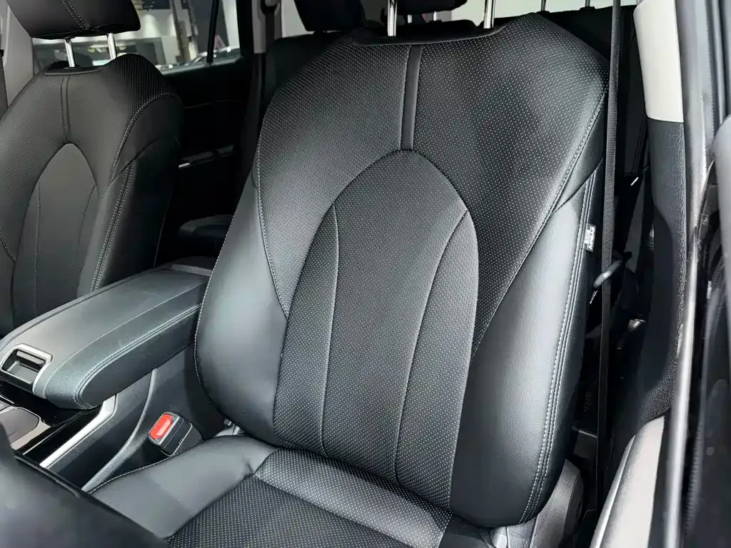 Toyota Highlander — фото 10