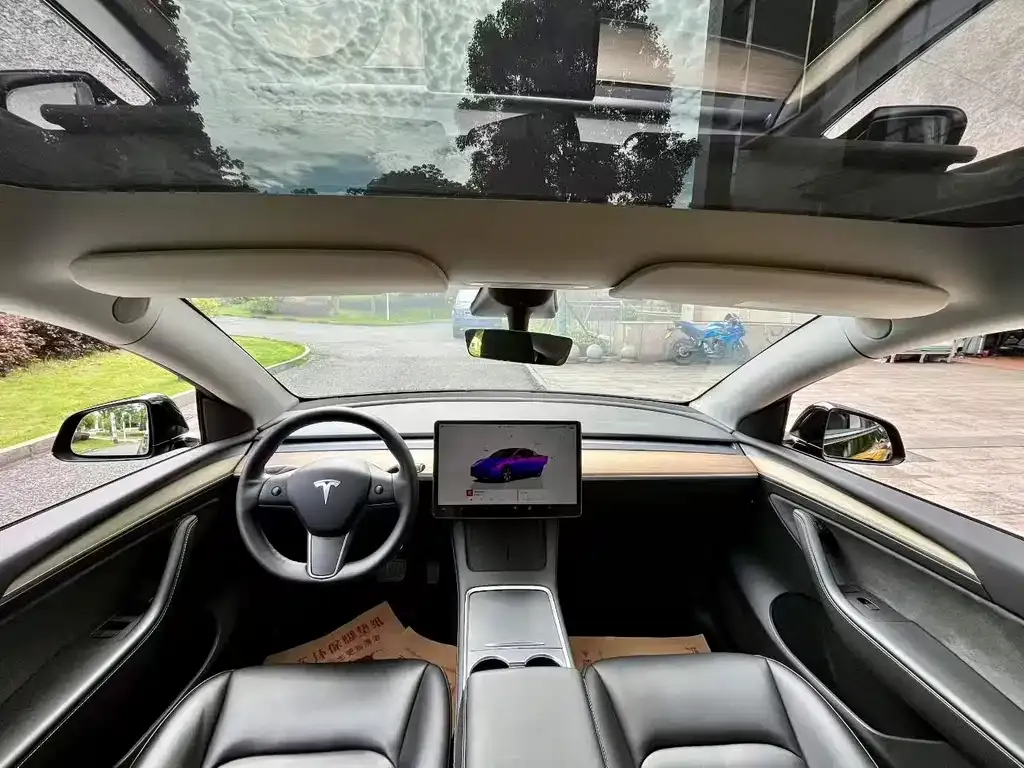 Tesla Model Y — фото 3