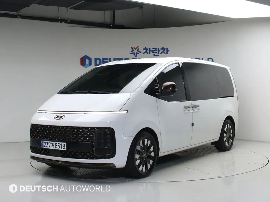 Hyundai Staria