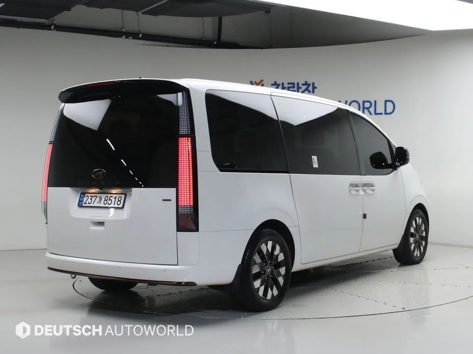 Hyundai Staria 2023 из KR, фото 3