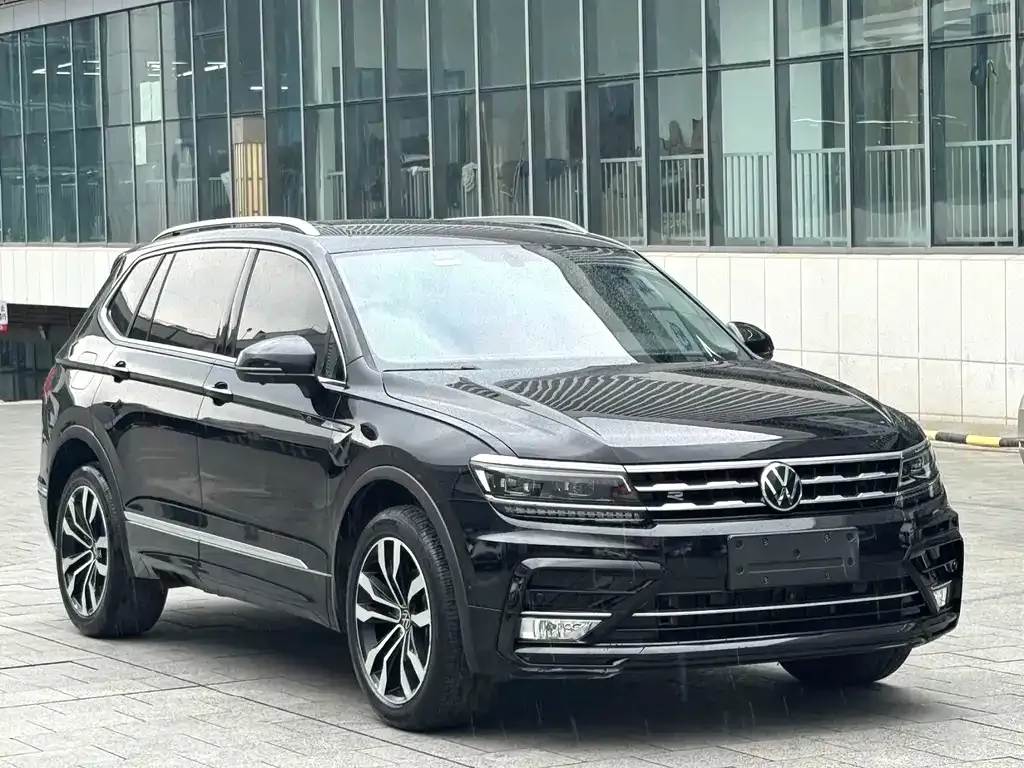 Volkswagen Tiguan L — фото 3