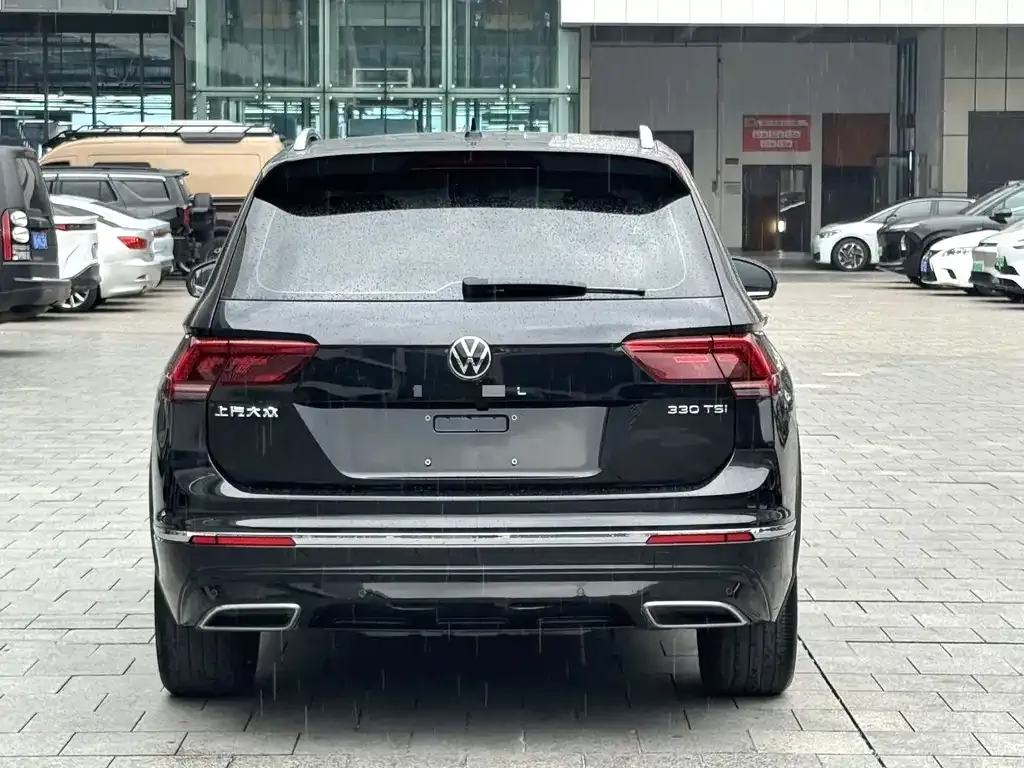 Volkswagen Tiguan L — фото 9