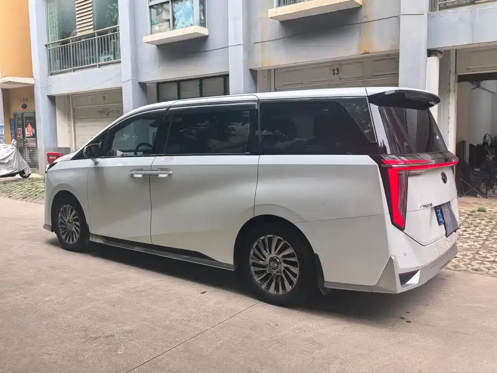 GAC Motor Trumpchi M8 — фото 4