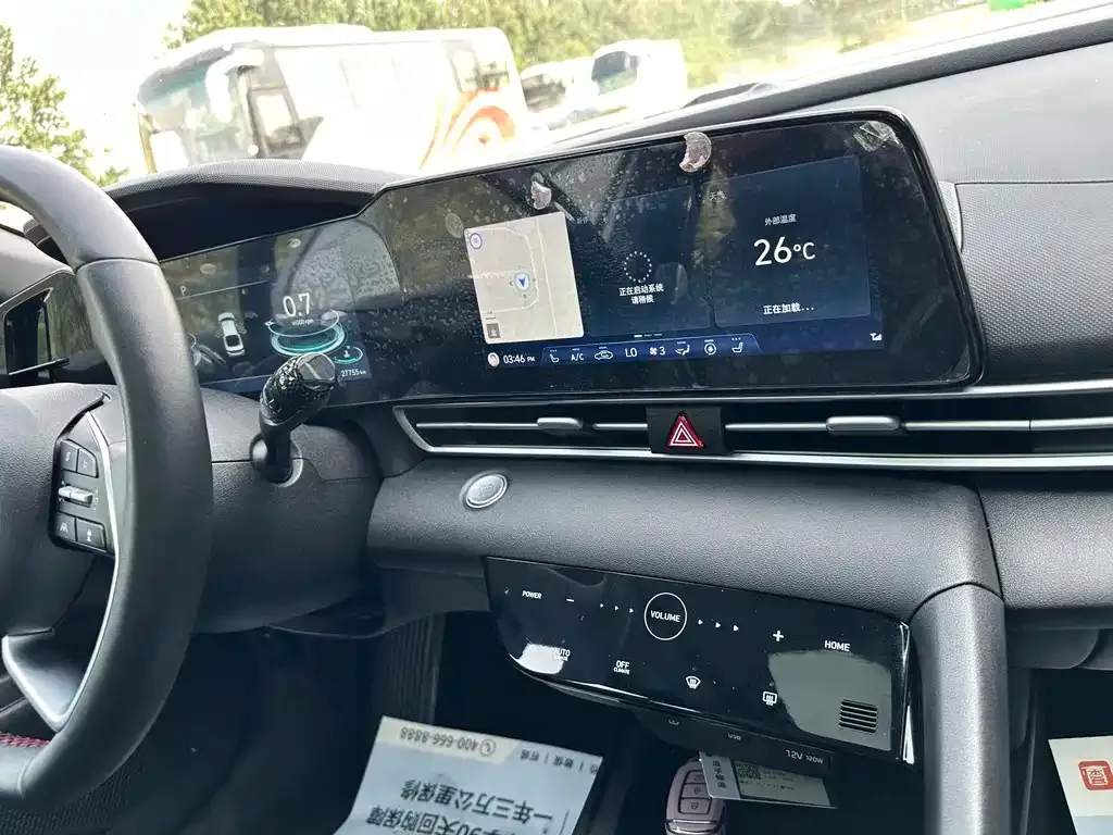 Hyundai Elantra — фото 10