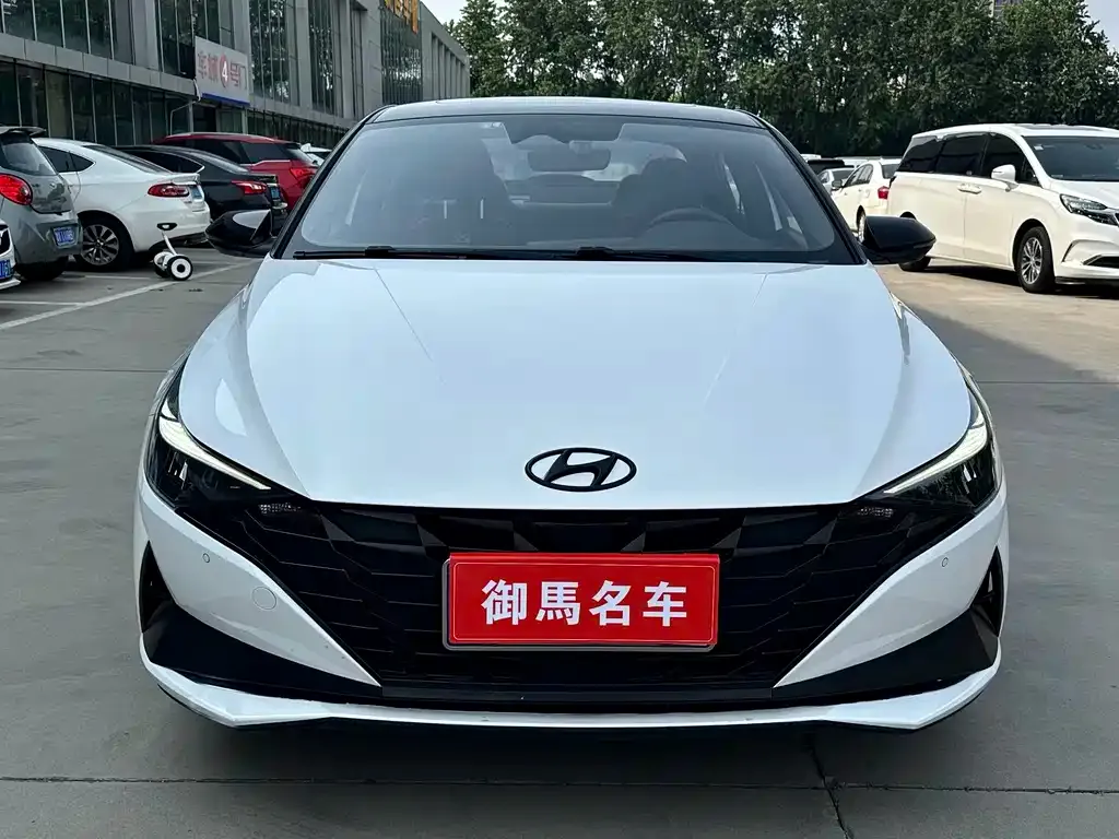 Hyundai Elantra — фото 7