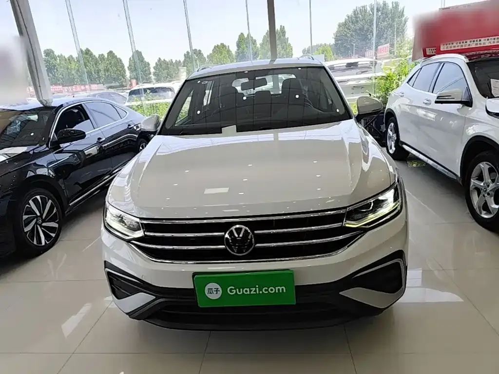 Volkswagen Tiguan L — фото 3