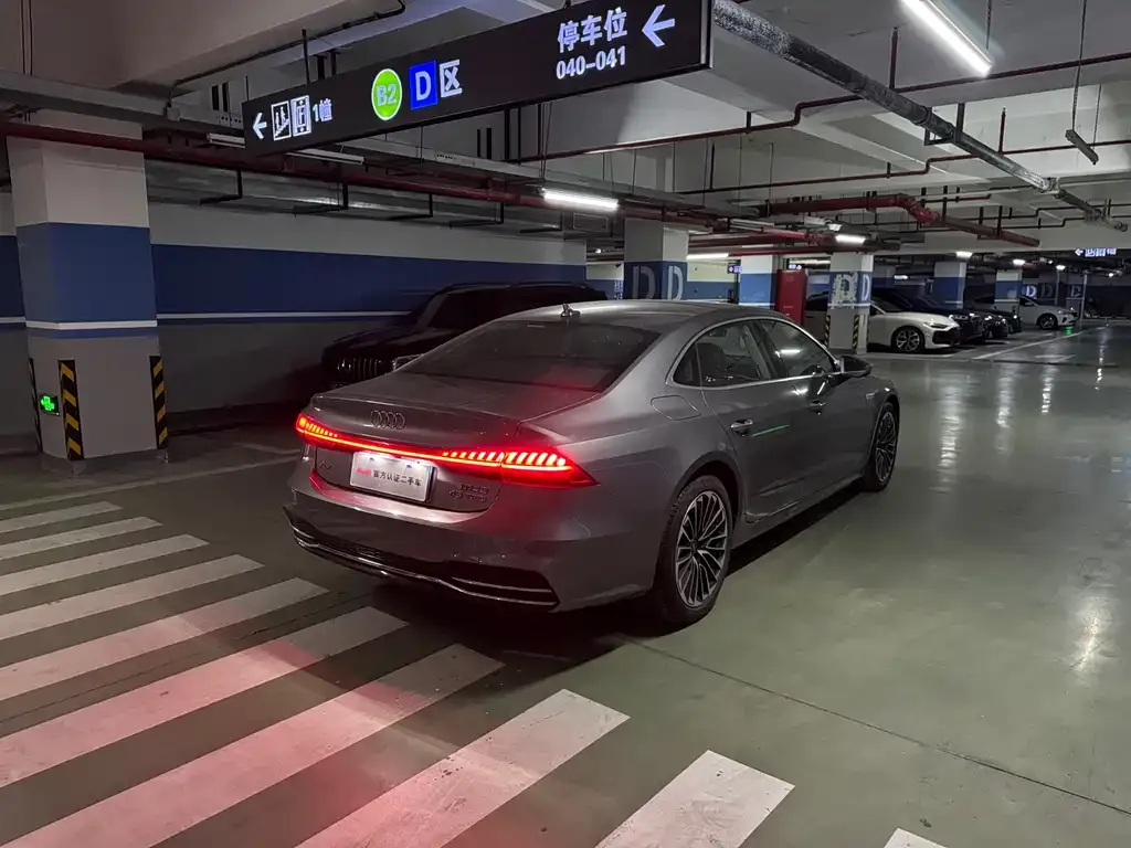 Audi A7L — фото 6