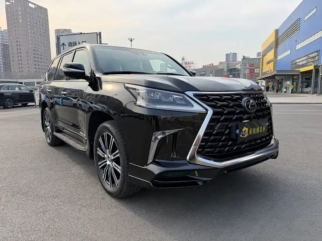 Lexus LX — фото 7