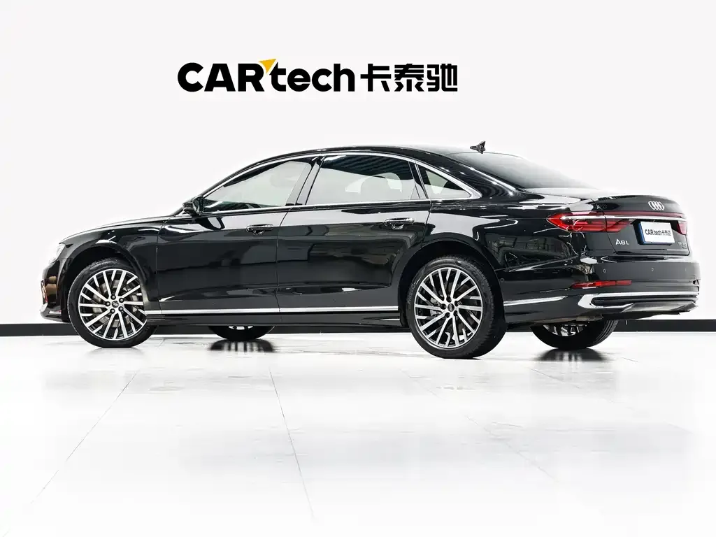 Audi A8 — фото 10