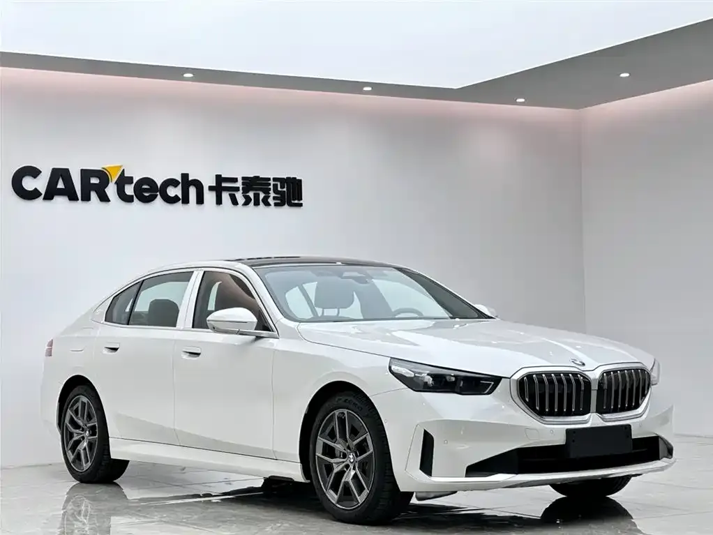 BMW 5 Series — фото 9