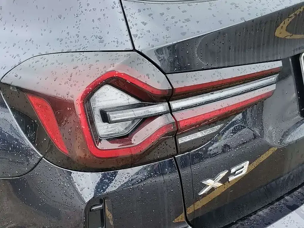 BMW X3 — фото 9