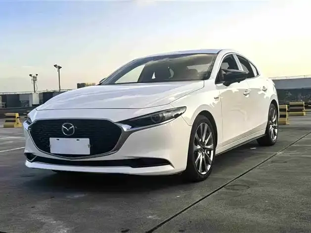 Mazda 3 Axela — фото 1