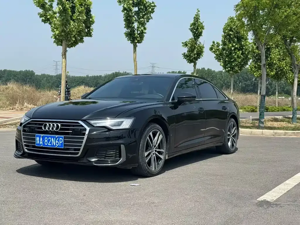 Audi A6L — фото 1