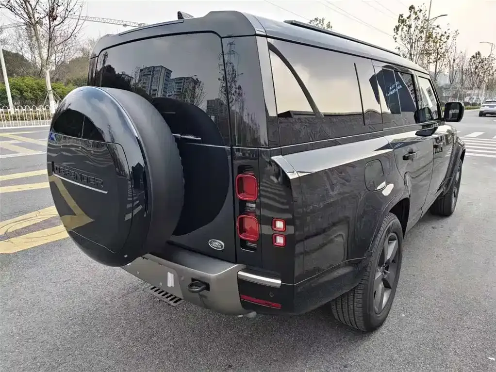 Land Rover Defender — фото 10