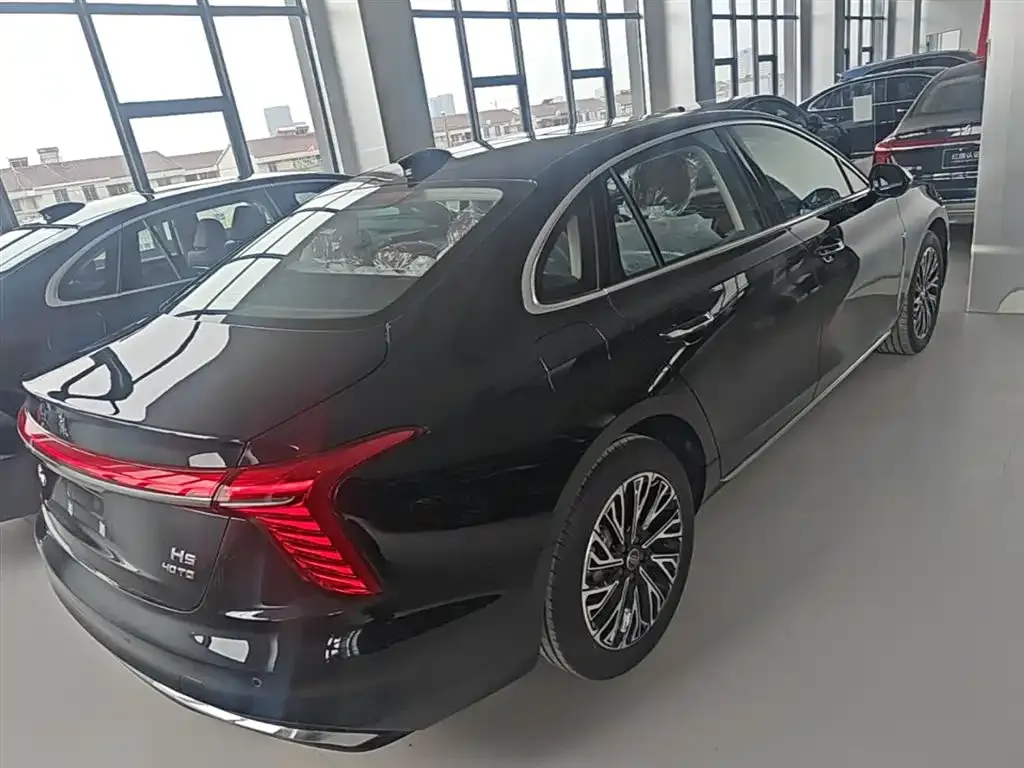 Hongqi H5 — фото 10