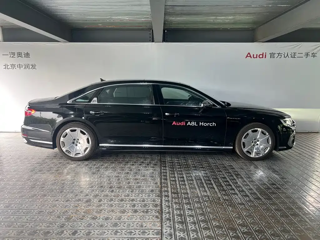 Audi A8 — фото 9