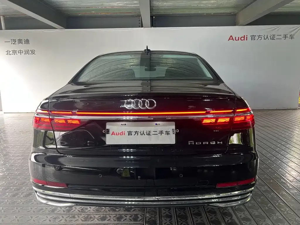 Audi A8 — фото 8