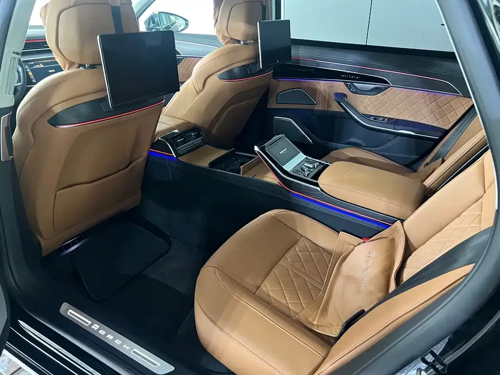 Audi A8 — фото 2
