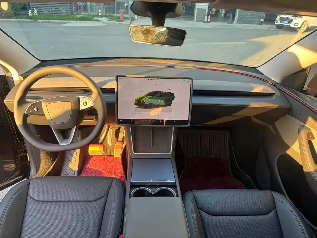 Tesla Model Y — фото 7