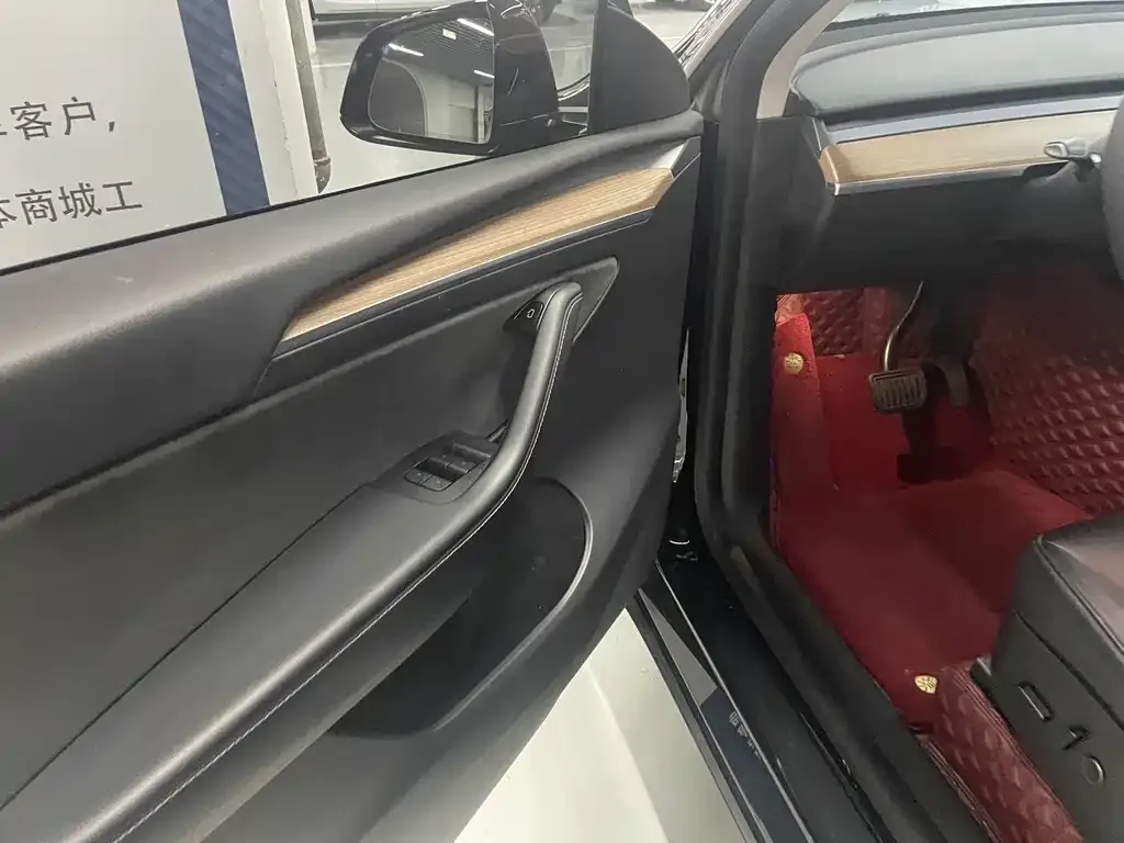 Tesla Model Y 2023 из CN, фото 3