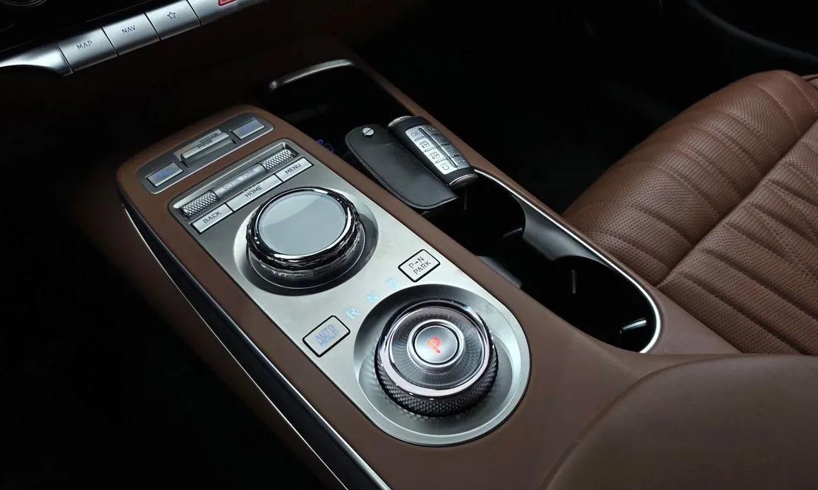 Genesis GV70 — фото 10