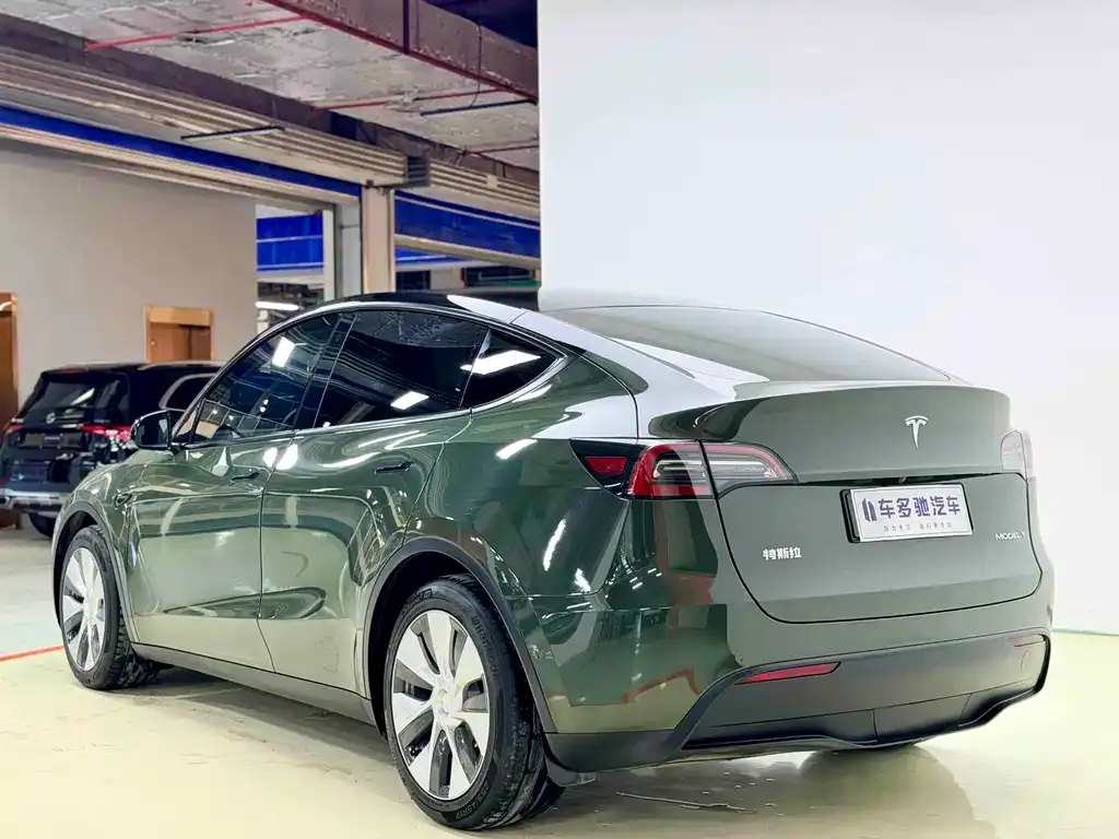 Tesla Model Y — фото 5