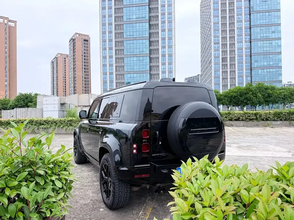Land Rover Defender — фото 7