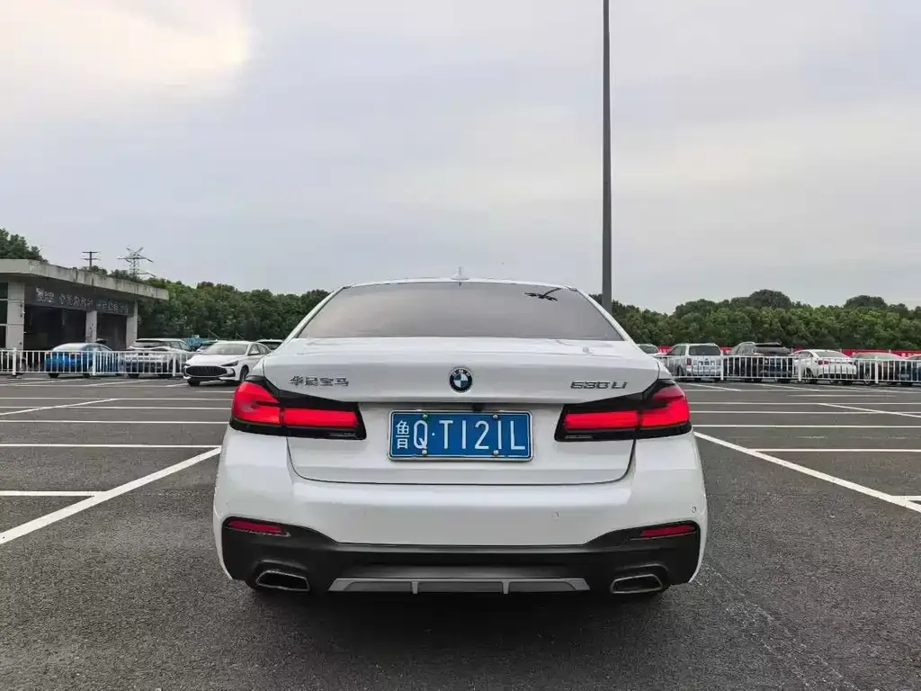 BMW 5 Series — фото 2