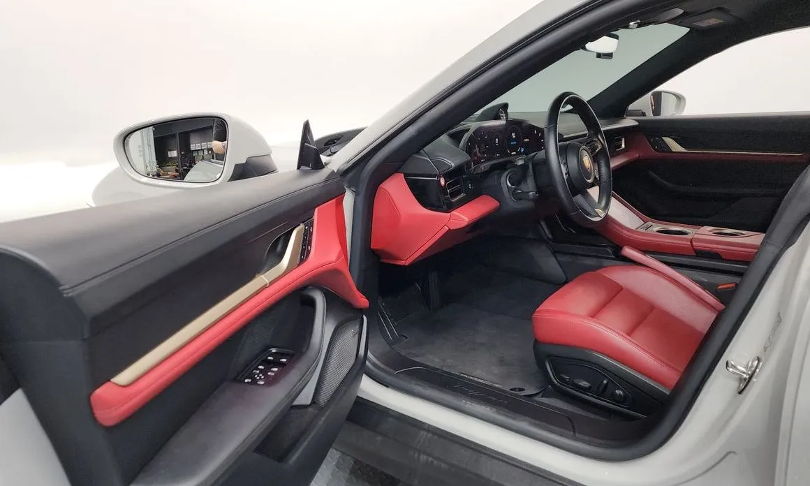 Porsche Taycan 2022 из KR, фото 10