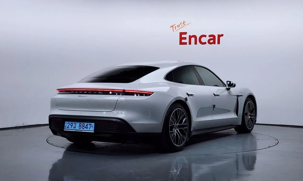 Porsche Taycan 2022 из KR, фото 2