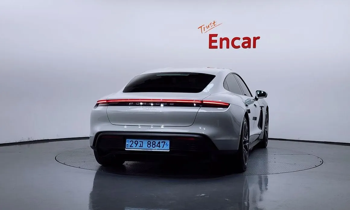Porsche Taycan 2022 из KR, фото 3