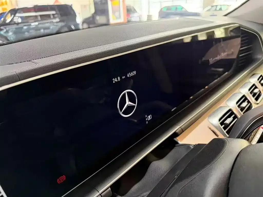 Mercedes-Benz GLS — фото 3