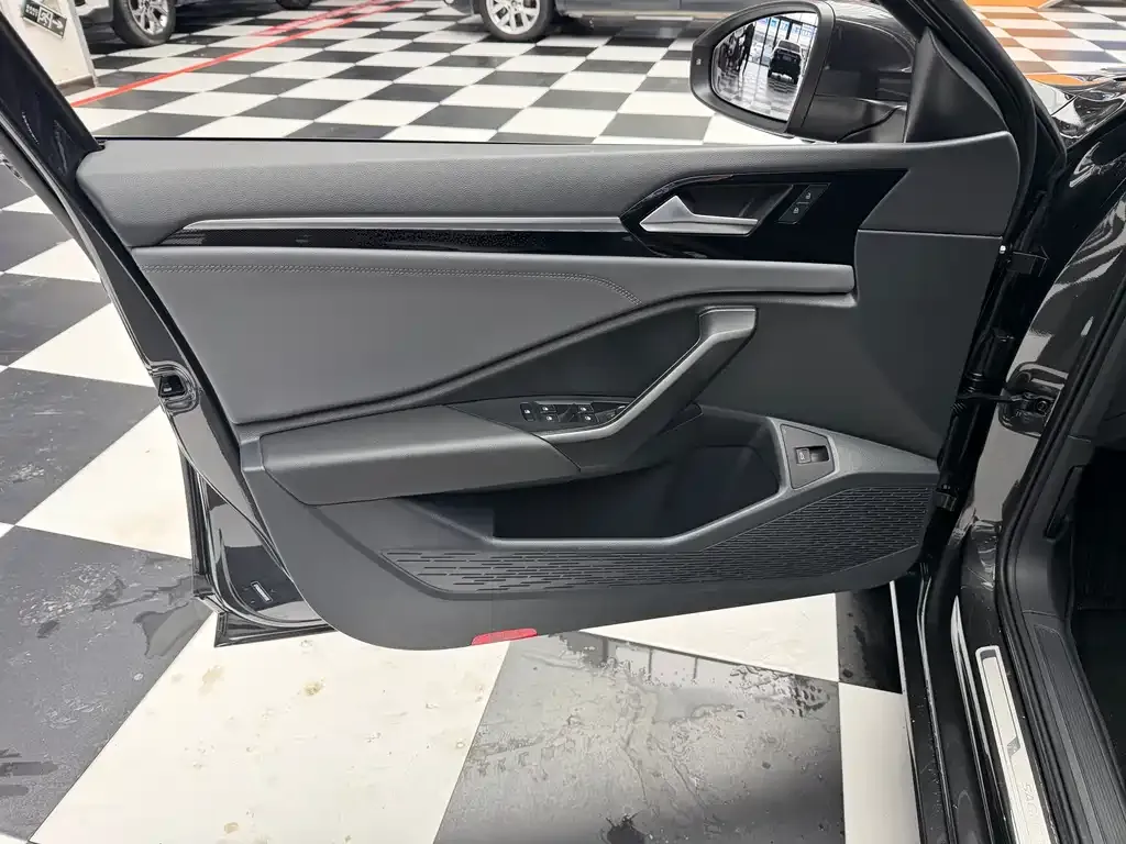 Volkswagen Sagitar — фото 4