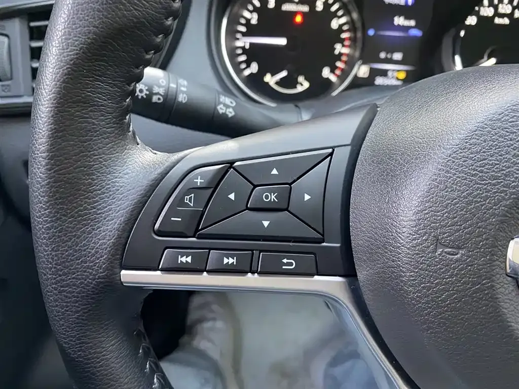 Nissan X-Trail — фото 10