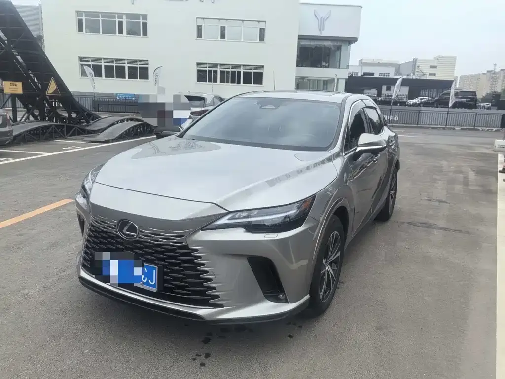Lexus RX — фото 1