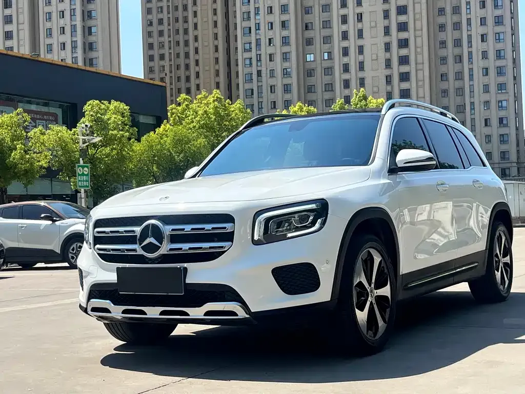 Mercedes-Benz GLB — фото 1