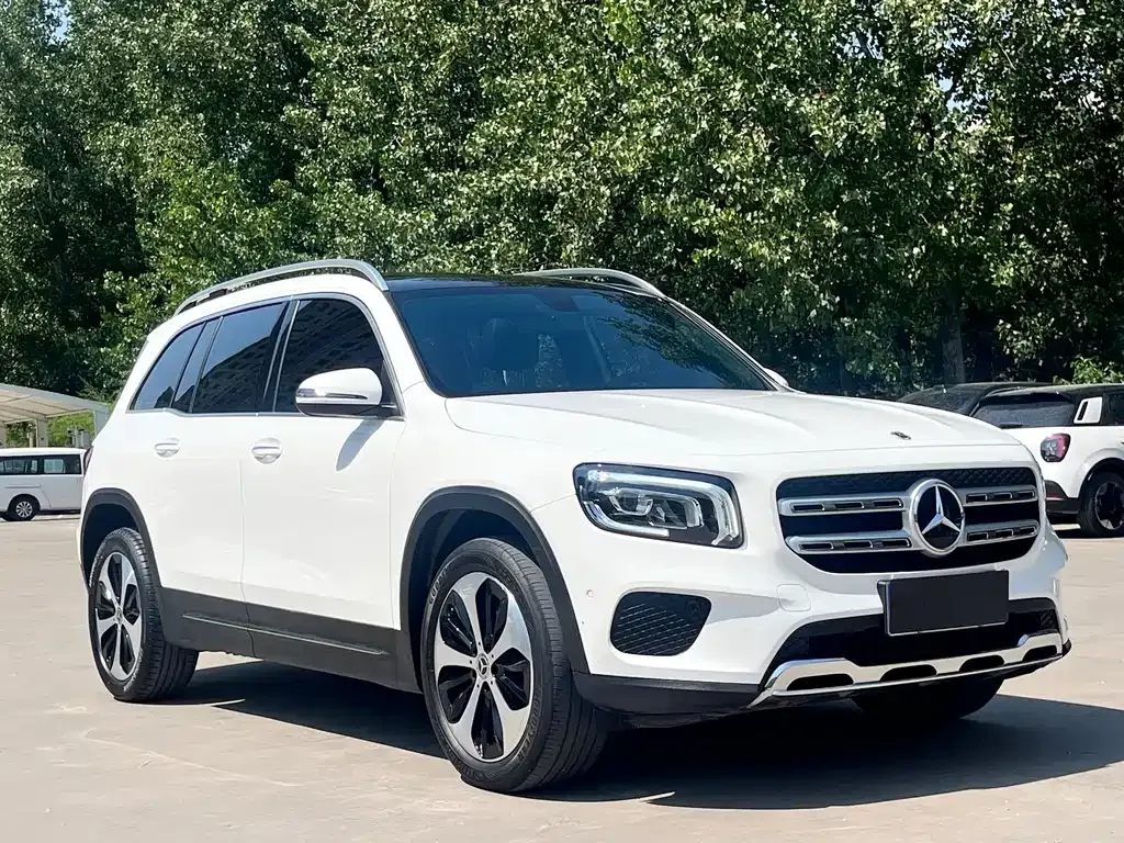Mercedes-Benz GLB — фото 10