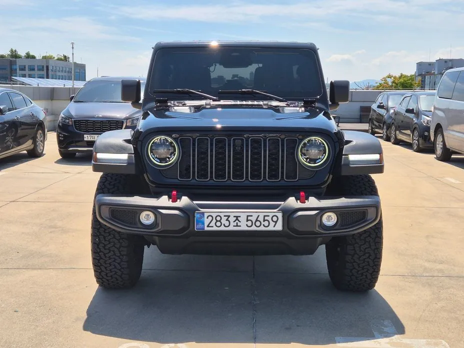 Jeep Wrangler — фото 1