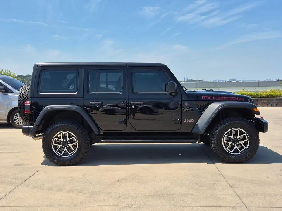 Jeep Wrangler — фото 9