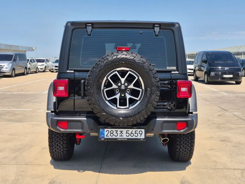 Jeep Wrangler — фото 6